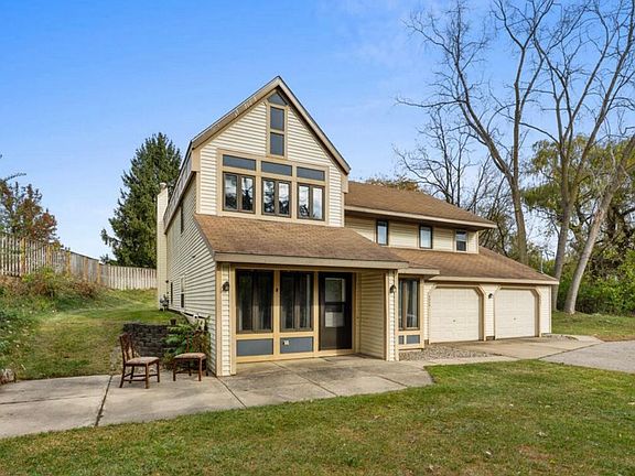 2nd image of 3339 Lake Dr SE #2