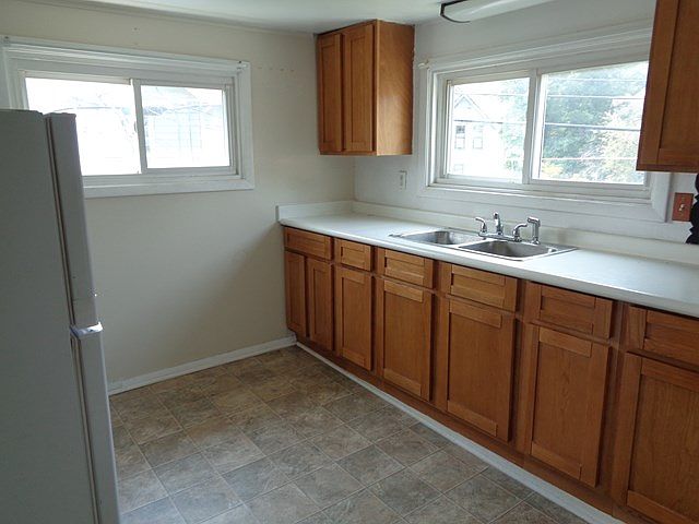 2nd image of 175 Park Ave