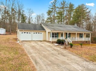 2473 Wilderness Ln, Lenoir, NC 28645