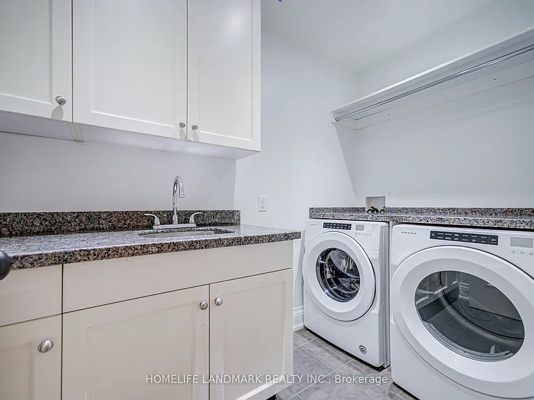 102 Stratford Cres — Photo 41
