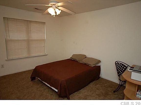 3rd image of 124 Reid Ln
