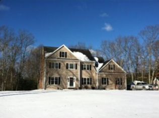 15 Lee St, Uxbridge, MA 01569