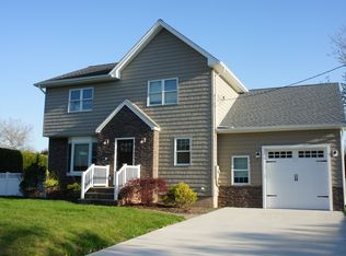 110 Nassau Rd, Massapequa, NY 11758