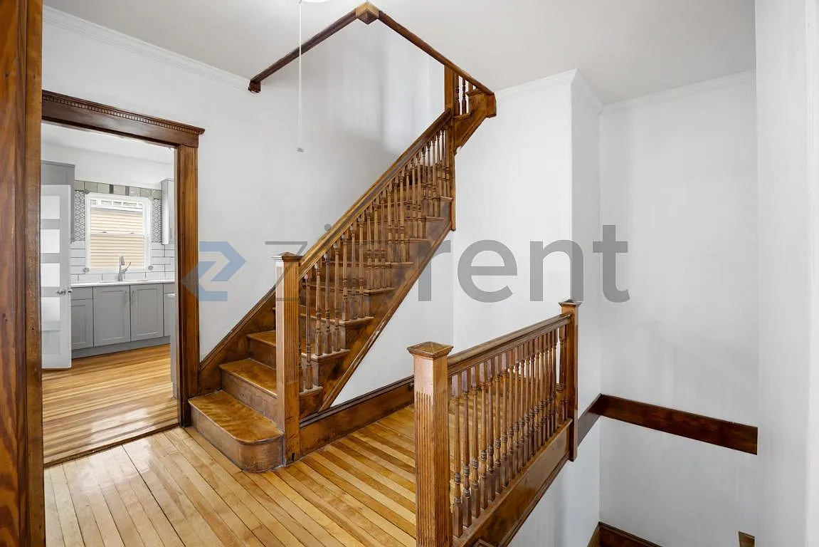 Building Photo - 16 Penhallow St #2