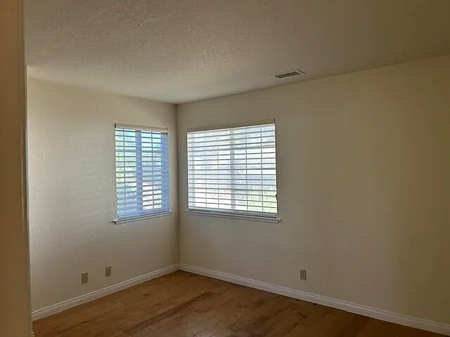 692 Hillside Dr — Photo 22