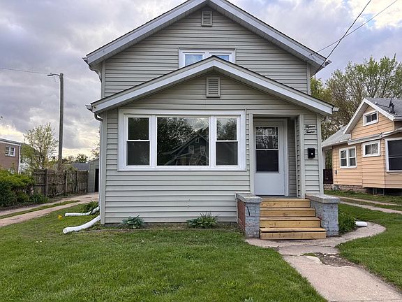 2nd image of 1512 Price St