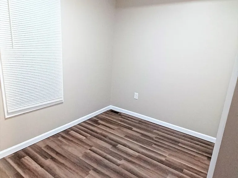 137 Hamilton Ave — Photo 8