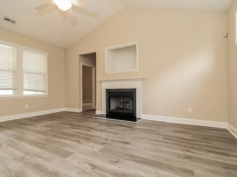 84 Denby Cir — Photo 3