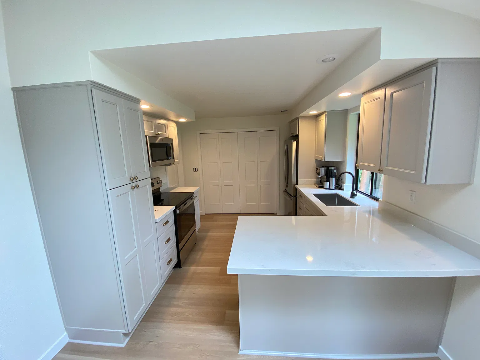 2 bed, 1176 sqft, $2,400 — Photo 2