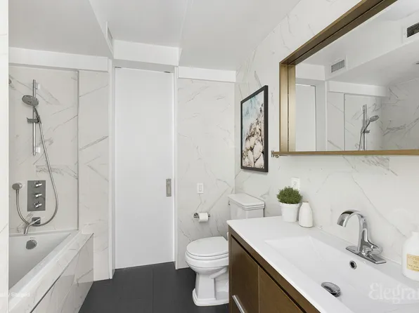 300 West 23rd Street 19J image 14 of 15
