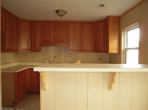 2nd image of 40 Deerfield Blvd