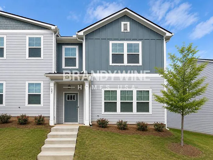 121 Windflower Way — Photo 2