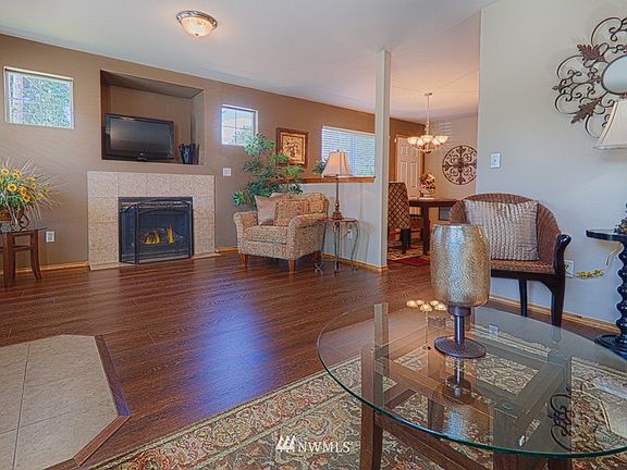 3rd image of 6401 Lombard Avenue #A
