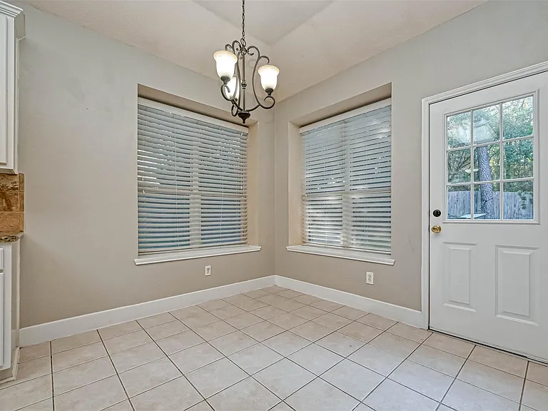 11011 Sprucedale Ct — Photo 15