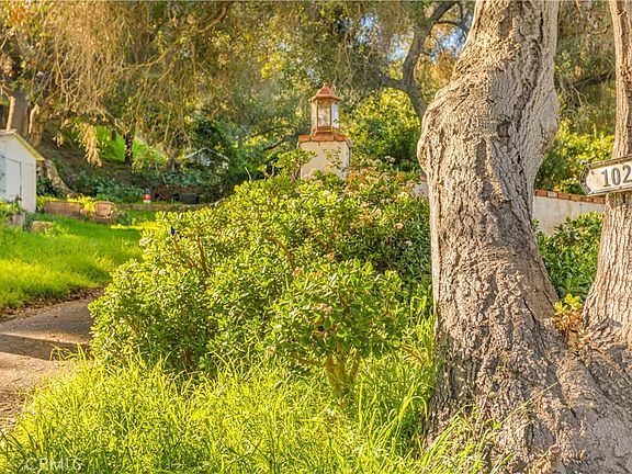 3rd image of 1027 S Live Oak Park Rd