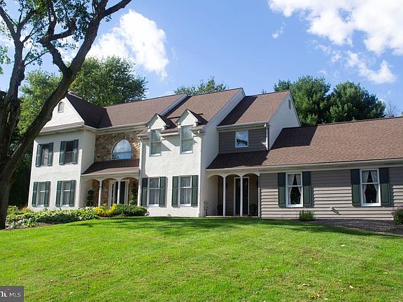 2nd image of 4 Harmony Cir