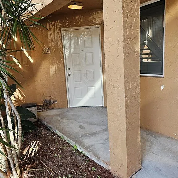 786 NW 92nd Ave — Photo 3