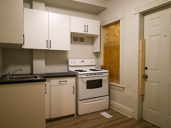 5th image of 504 Spence St #504