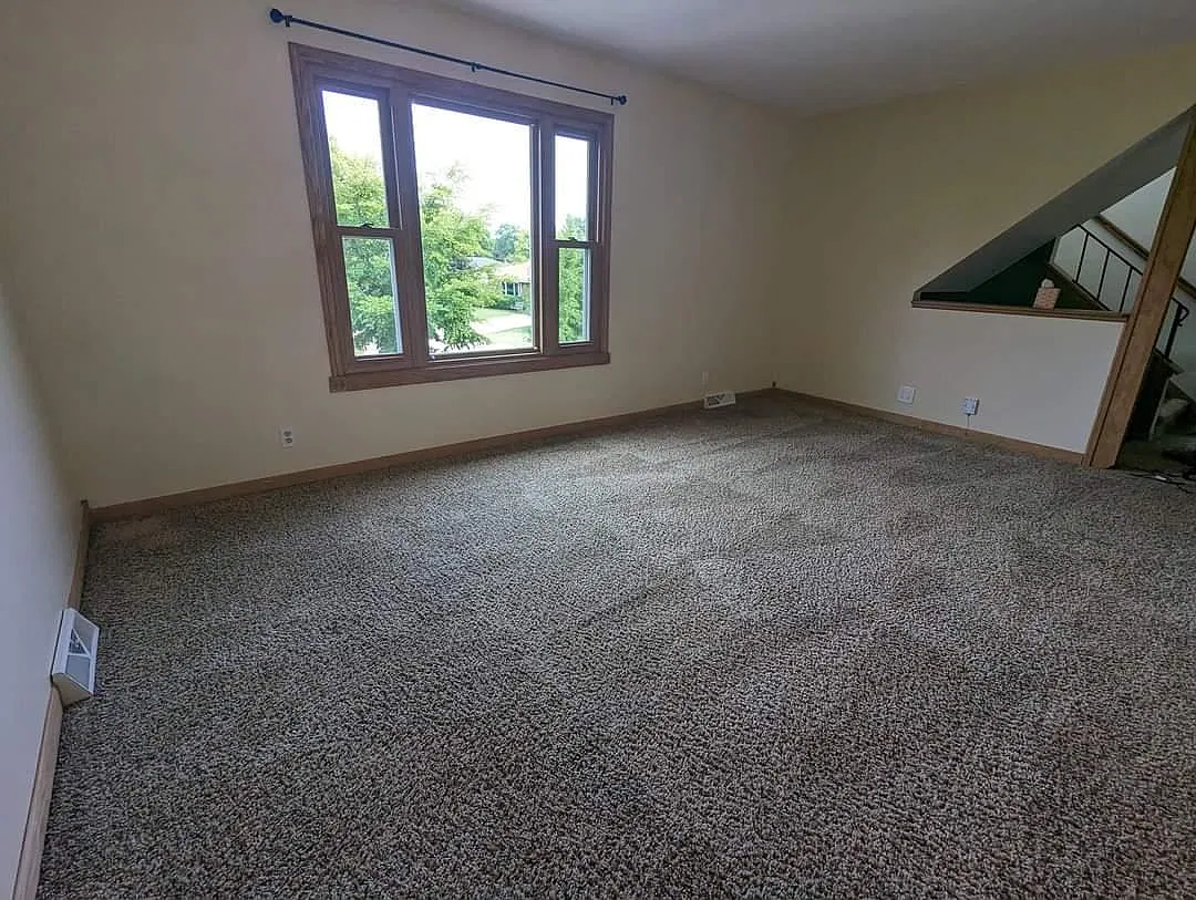 3 bed, 1.5 bath, 1250 sqft, $2,000 — Photo 3