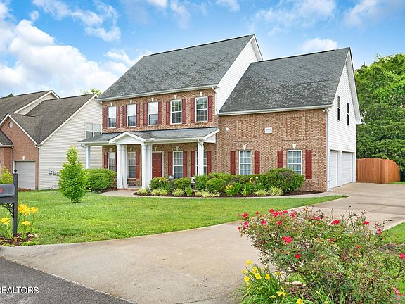 2nd image of 6948 Wyndham Pointe Ln