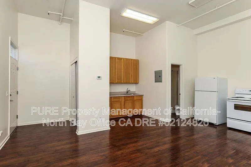 Studio, 1.0 bath, 425 sqft, $1,300 — Photo 3