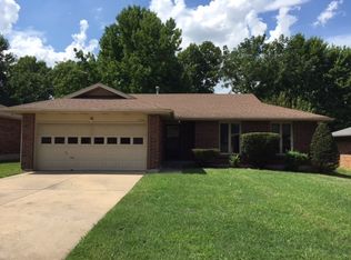 1221 S Paula Ave, Springfield, MO 65804