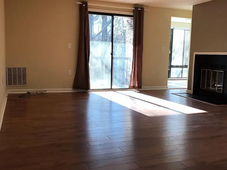 18120 Chalet Dr #11-203 — Photo 4