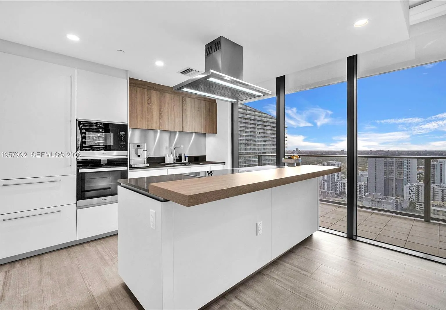 2 bed, 1356 sqft, $8,500 — Photo 3