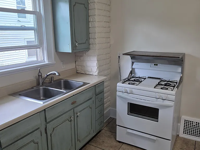 867 S Rockhill Ave — Photo 3