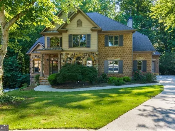 2687 Black Fox Ct, Buford, GA 30519