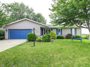 2402 Rolling Acres Dr, Champaign, IL