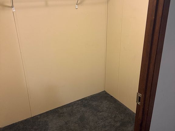 3rd image of 533 Houston St E
