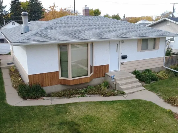 460 7th Avenue SE, Swift Current, SK S9H 3P9