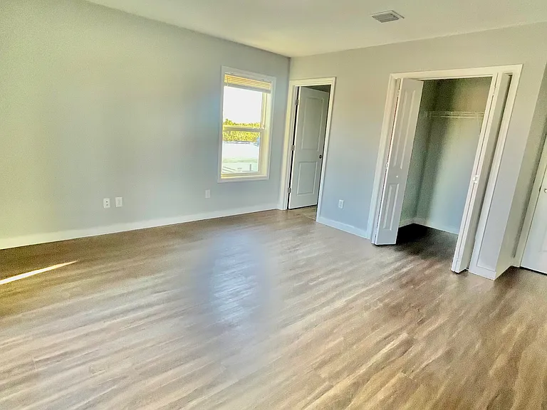 51 Barcelona Dr — Photo 12