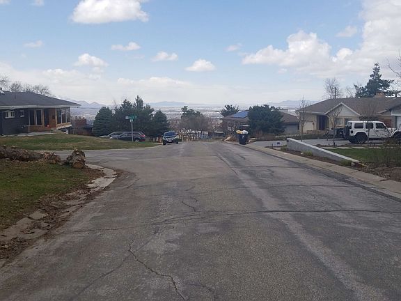 4th image of 3515 E Roger Dr