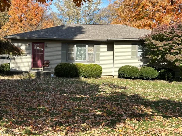 111 Mill Run Dr, Youngstown, OH 44505