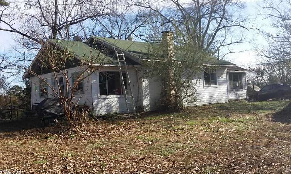 1st image of 135 Willow Ln