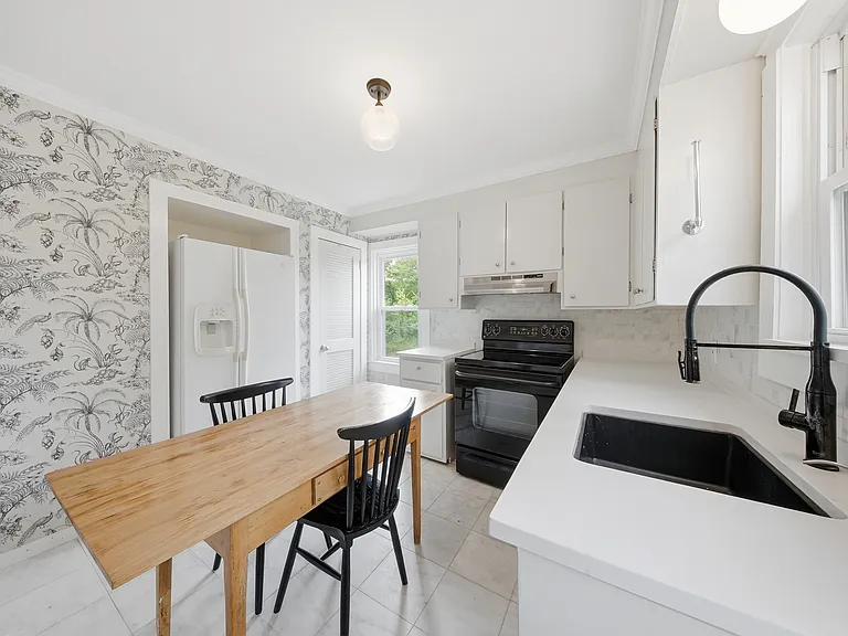 34 Main St #4 — Photo 7