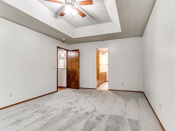 5th image of 16912 Applewood Dr