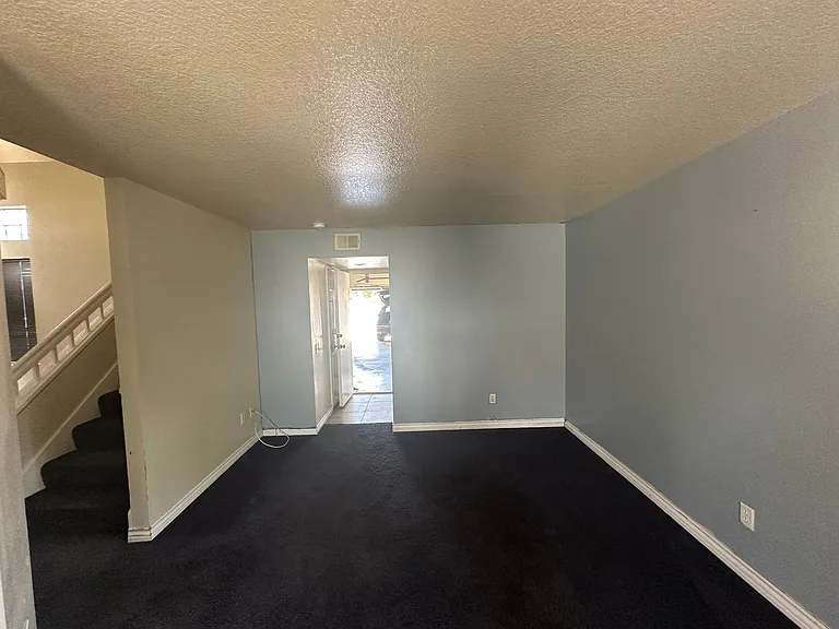 7049 Arlington Pl — Photo 14