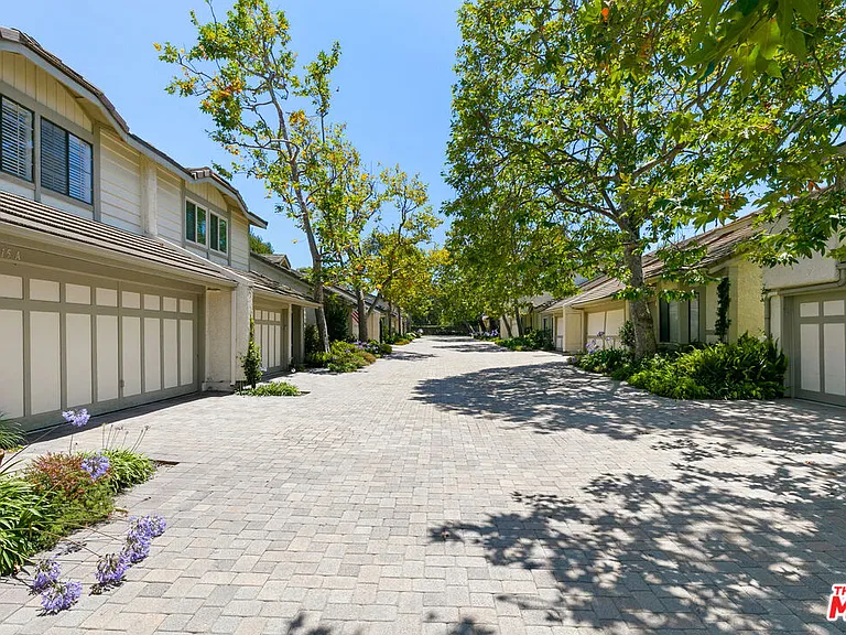 6515 Dume Dr #B — Photo 24