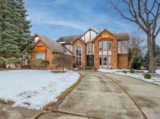 39810 Wilmette Dr, Sterling Heights, MI 48313