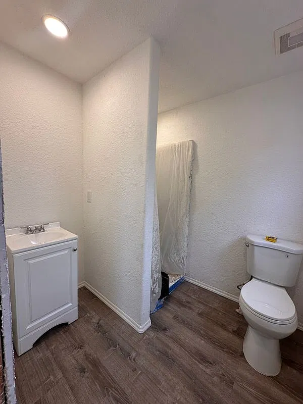 1 bed, 1.0 bath, 560 sqft, $1,350 — Photo 3