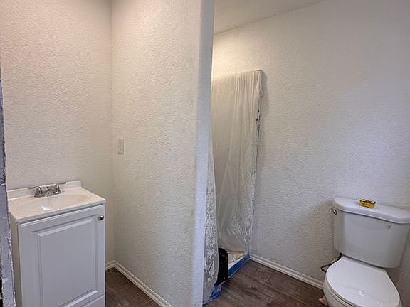 3rd image of 371 S R St