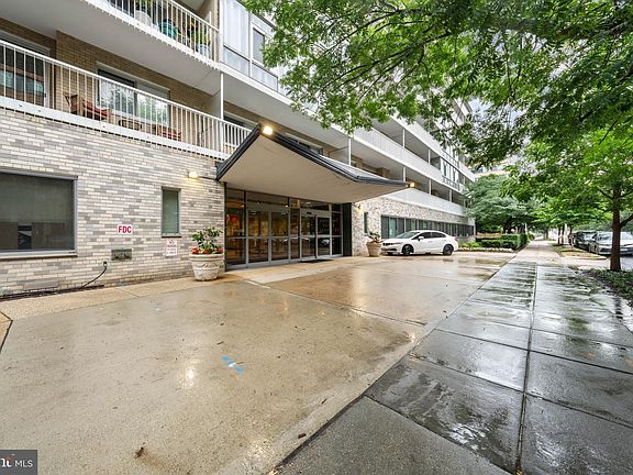 5th image of 730 24th St NW APT 312