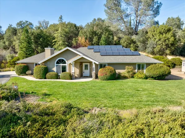 41801 Loch Lomond Ln, Oakhurst, CA 93644