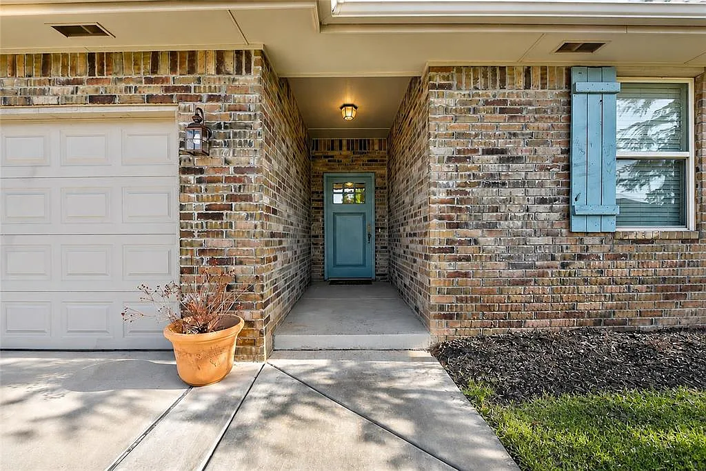 3 bed, 1677 sqft, $1,900 — Photo 2