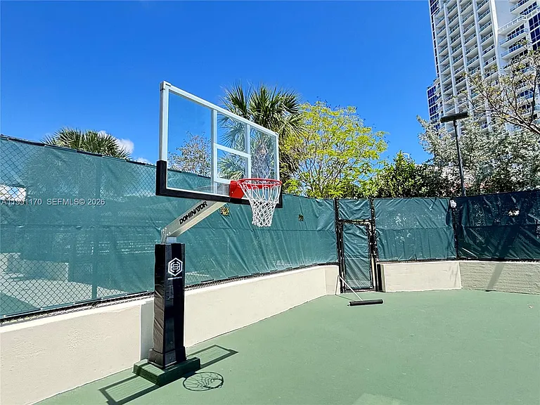 400 S Pointe Dr #408 — Photo 36