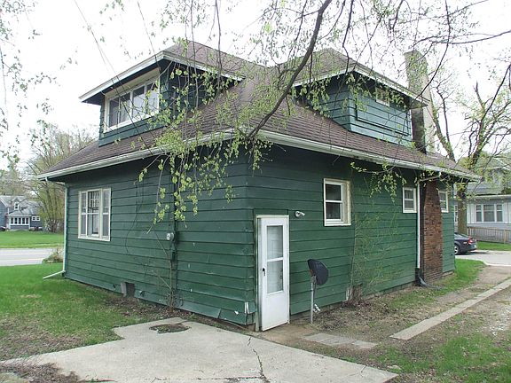 3rd image of 100 Francis Ct