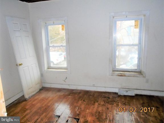 5th image of 845 Windsor St